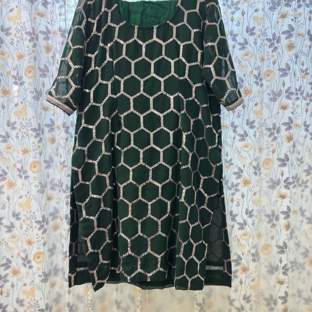 Ethnic Indian Wear Green A-Line Kurta with 3/4 Sleeves